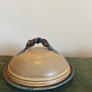 Vermont potter covered butter dish excellent condition